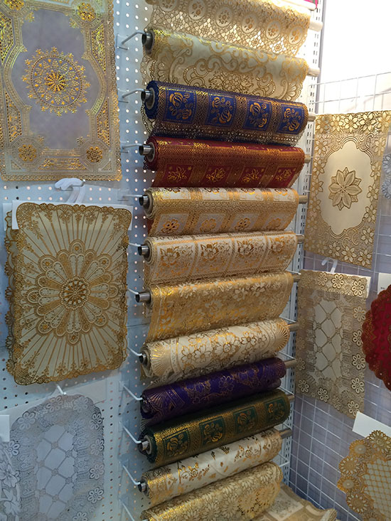 round vinyl placemats warehouse